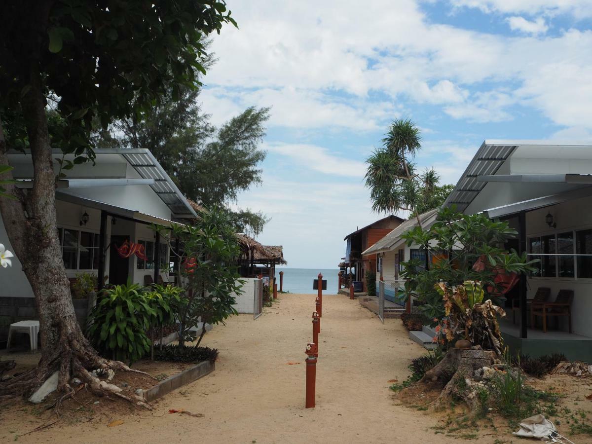 Bluesky Beach Bungalows Ko Lanta Exterior foto